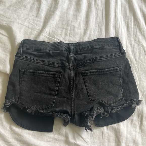 black ripped jean shorts ☀️ - Picture 3 of 3